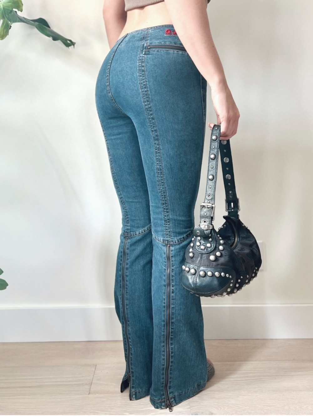 RARE Vintage GUESS | Low rise Flare Jean w/ Zipper details